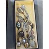 Image 2 : COLLECTER SPOONS AND 6 VOLUMES OF GREAT MEN AND FAMOUS WOMEN