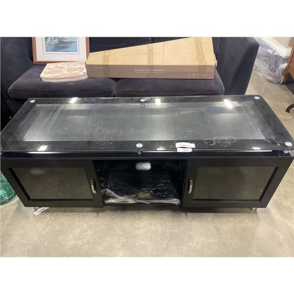 MODERN MEDIA CABINET