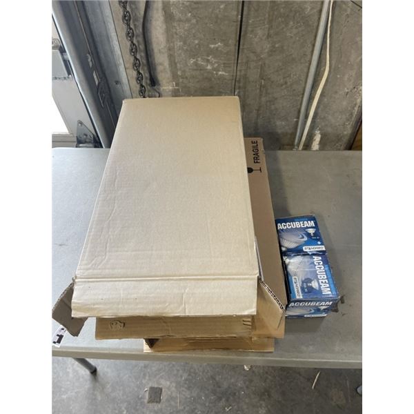 2 CASES OF NEW SYLVANIA PAR 30 SCREW TYPE HALOGEN BULBS, 15 PER CASE