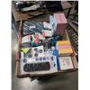 Image 1 : LARGE LOT OF NEW ELECTRONIC ITEMS.