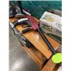 Image 3 : STRIKIER PAINTBALL GUN WITH 2 CO2 TANKS, HOPPER AND PAINTBALLS