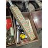 Image 3 : 2 BOXES OF VINTAGE COLLECTIBLES
