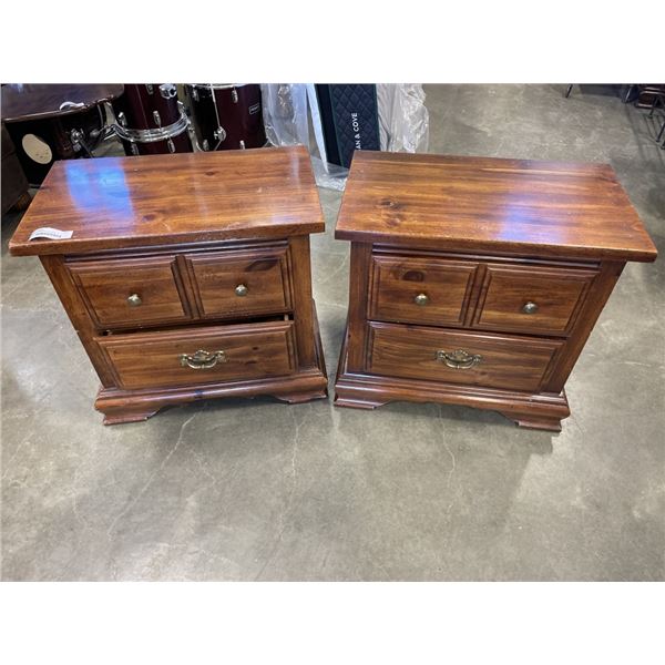 PAIR OF PINE NIGHT STANDS