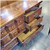 Image 2 : PINE DRESSER