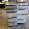 Image 4 : 2 PLASTIC ORGANIZERS