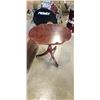 Image 3 : LEATHER OTTOMAN AND PLANT STAND