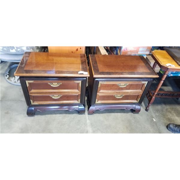 PAIR OF BROYHILL NIGHT STANDS