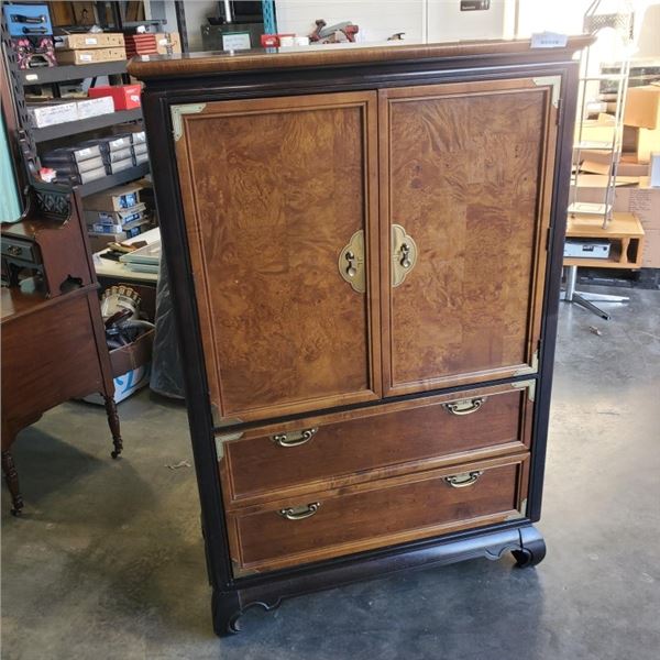 BROYHILL CHEST