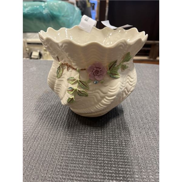 BELEEK MILLENIUM VASE