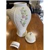 Image 3 : BELEEK MILLENIUM COVERED VASE