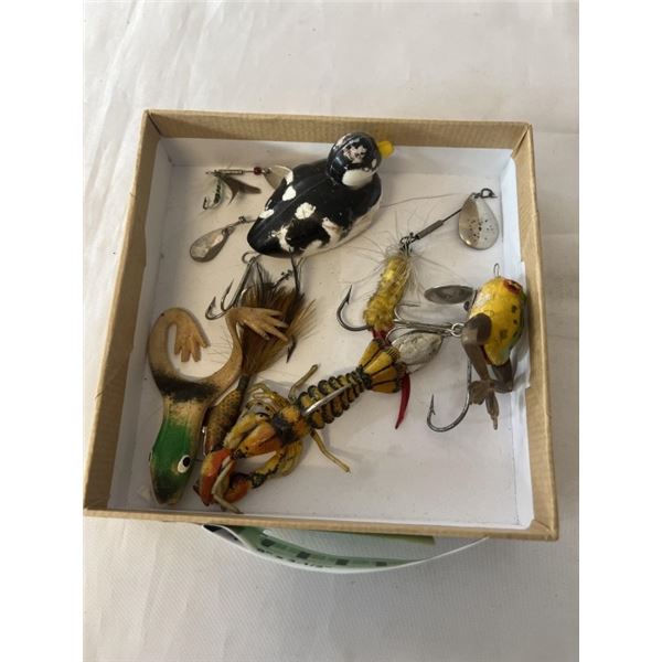 LOT OF FIGURAL ANIMAL LURES