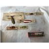 Image 1 : NEW ORIGINAL HEDDON WOOD VAMP AND OTHER CARDED LURES