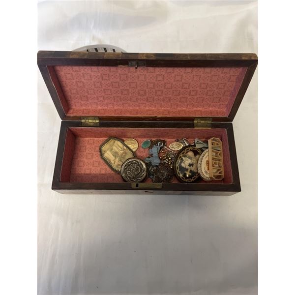 ANTIQUE BOX WITH VARIOUS RELIGIOUS ITEMS, PINS AND COMMUNION CONTAINER