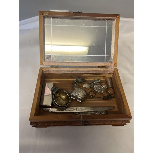 VINTAGE MIRRORED WOOD BOX WITH VARIOUS VINTAGE ITEMS