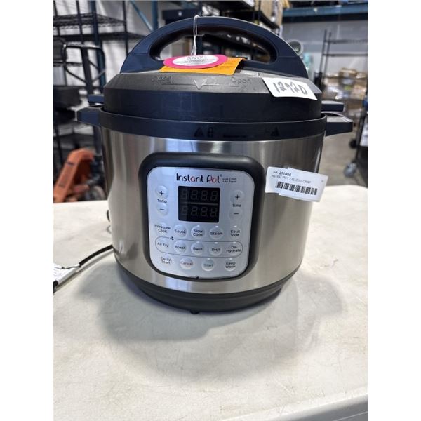 NEW INSTANT POT 7.6L DUO CRISP MULITCOOKER - TESTED WORKING, RETAIL $279 STORE DISPLAY, UNUSED, NO B