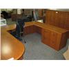 Image 2 : Cherry U-shape  Bullet Top Executive Suite