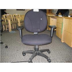 Black Mid Back Ergo Task Chair