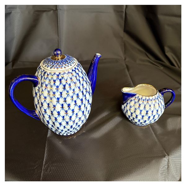 LOT OF 2 LOMANOSOV - COBALT NET TEA POT AND CREAMER
