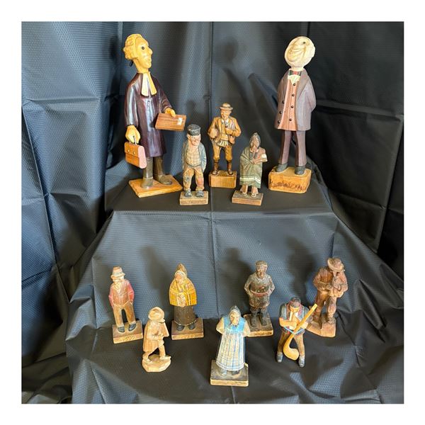 LOT OF WOOD CARVINGS