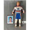 Image 2 : Wayne Gretzky Action Figure with Card and 4 Pucks