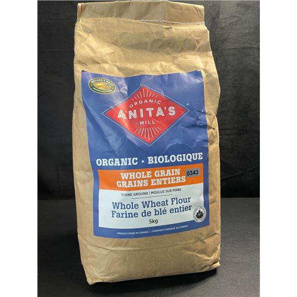 1 Large Bag of Anita's Organic Mill Whole Wheat Flour - 5KG - (BB: AL 08/2025)