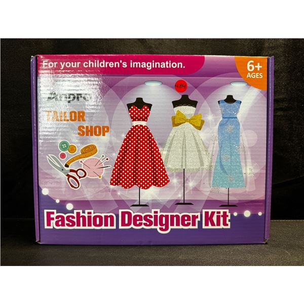 1 Kids Ages 6+ Fashion Designer Kit with Mini Mannequins and Sewing Kit - New