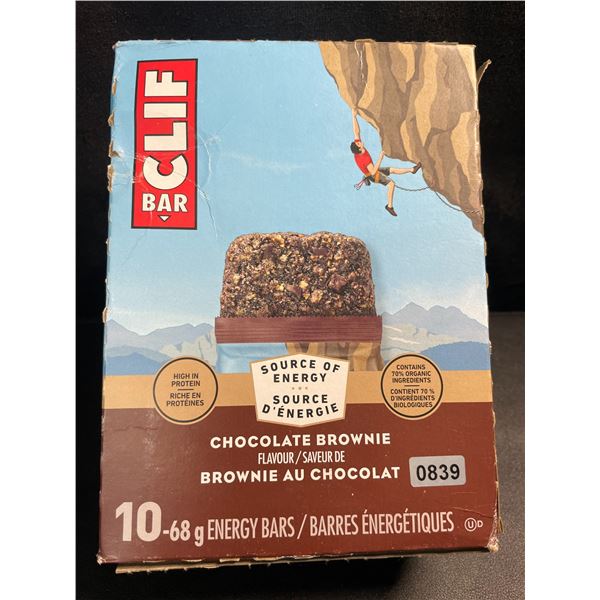 1 Box of CLIF Energy Bars - Chocolate Brownie Flavour - 10 x 68G Energy Bars (BB: OC 08/2025)
