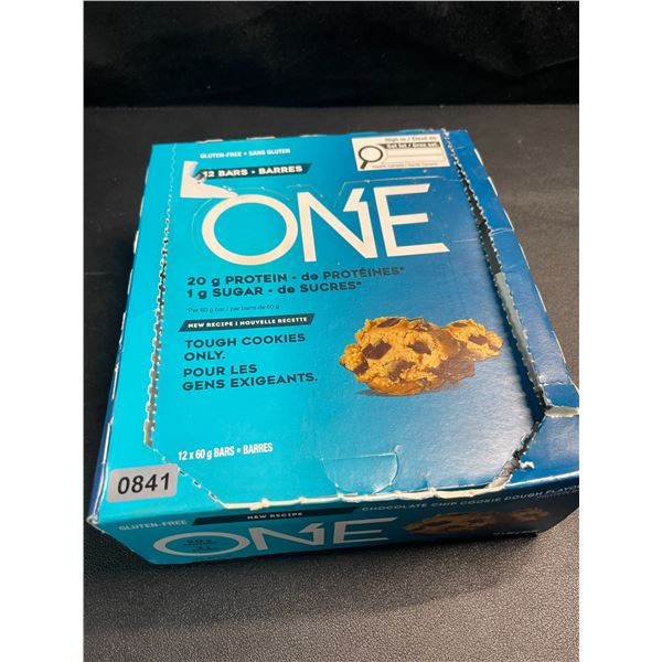 1 Box of ONE Protein Bars - Chocolate Chip Cookie Dough Flavour - 12 x 60g Bars - (Dmg Box)