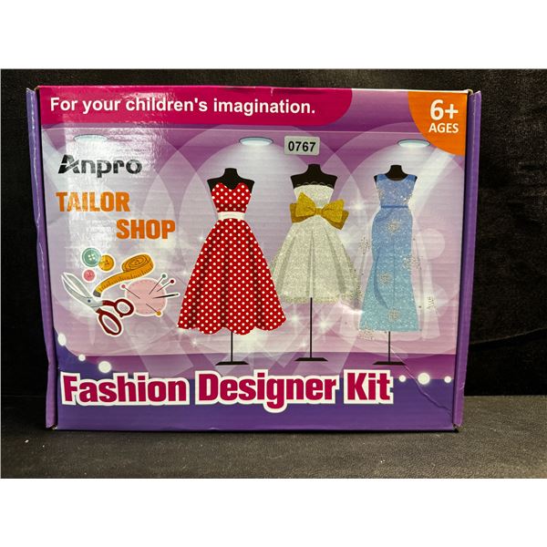 1 Kids Ages 6+ Fashion Designer Kit with Mini Mannequins and Sewing Kit - New