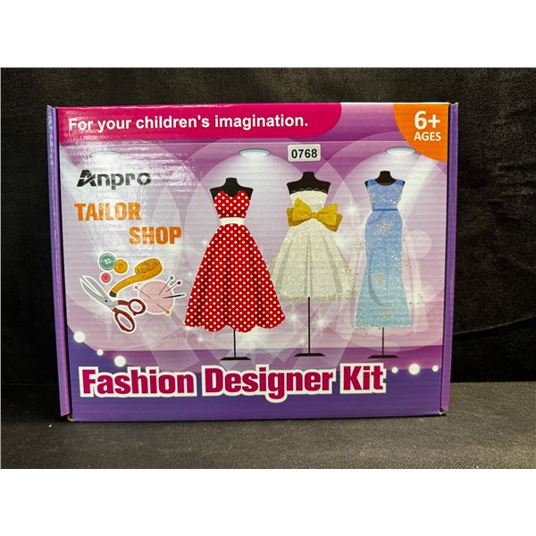 1 Kids Ages 6+ Fashion Designer Kit with Mini Mannequins and Sewing Kit - New