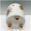 Image 4 : Metzler & Ortloff Porcelain Cachepot with Gilded Accents