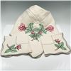 Image 1 : Vintage Embroidered Linen Tablecloth and Napkin Set