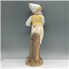 Image 2 : Continental Porcelain Figurine of a Boy, circa 19th Century