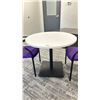 Image 2 : WHITE WOODEN TOP CLIENT TABLE WITH 2 HON BLACK/PURPLE MESH BACK CLIENT CHAIRS -