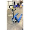 Image 2 : ULINE BLUE 5500 LB MAX CAPACITY PALLET JACK