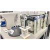 Image 2 : ASSORTED COMMERCIAL LABORATORY TEST TUBE STORAGE RACKS & 7 BOXES OF PIPET TIPS