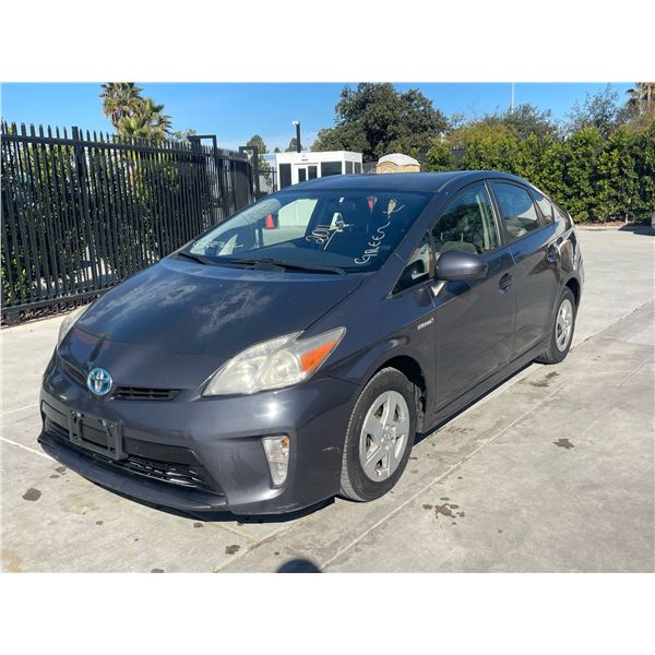 TOYT PRIUS 2011 T-2 DAYS