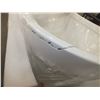 Image 4 : Free Standing White Bathtub