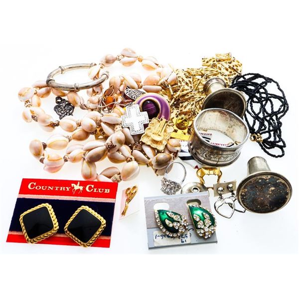 Box Lot - Mixed Vintage Jewellery , Shell Necklace, Silver Etc.1