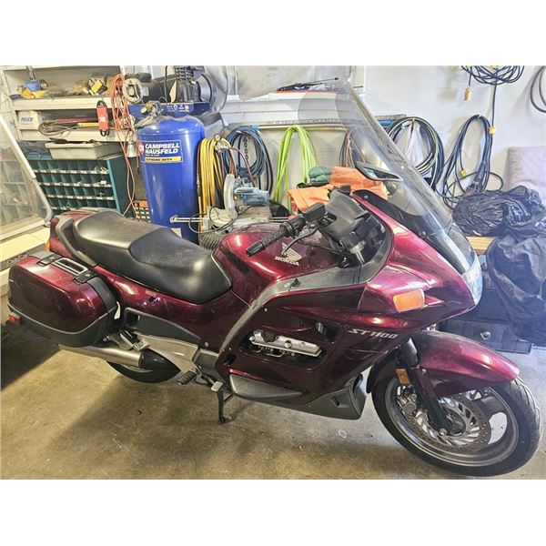 1999 HONDA ST 1100 MOTORCYCLE W/ 60741KMS