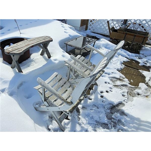 LOT OF OUTDOOR PATIO FURNITURE; WAGON PLANTER/