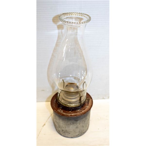 VINTAGE METAL OIL LAMP
