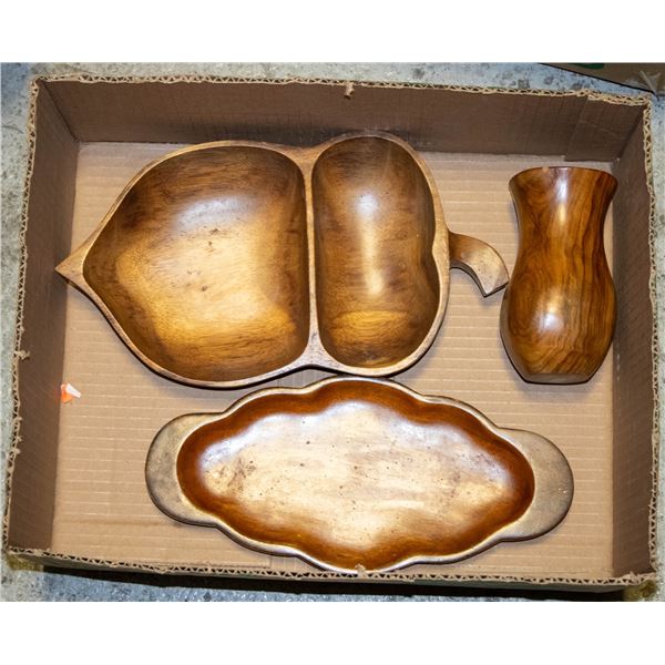 LOT OF WOODEN DISHES