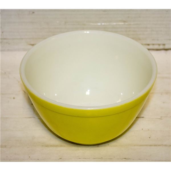 YELLOW PYREX BOWL 1.5 PINT