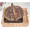 Image 1 : COLLECTION OF 3 WICKER BASKETS