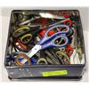Image 1 : TIN FULL OF SCISSORS