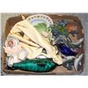 Image 1 : FLAT OF ASSORTED DECORATIVE FIGURINES