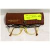 Image 1 : VINTAGE 1950'S CAT EYE GLASSES IN CASE