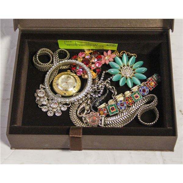 ESTATE VINTAGE JEWELRY IN BOX