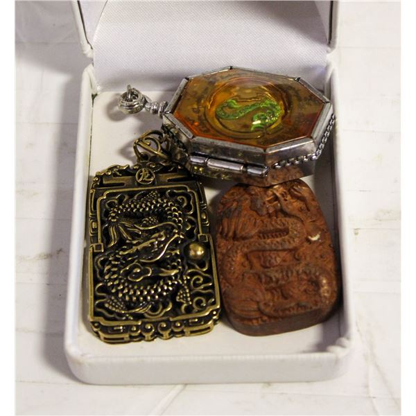 ESTATE VINTAGE ASIAN LOCKET & LARGE